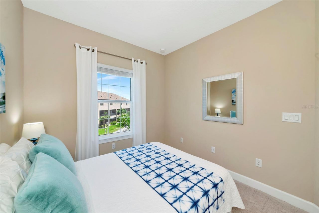 5589 Cannes Circle, Unit 4-102, Sarasota, FL 34231 Photo