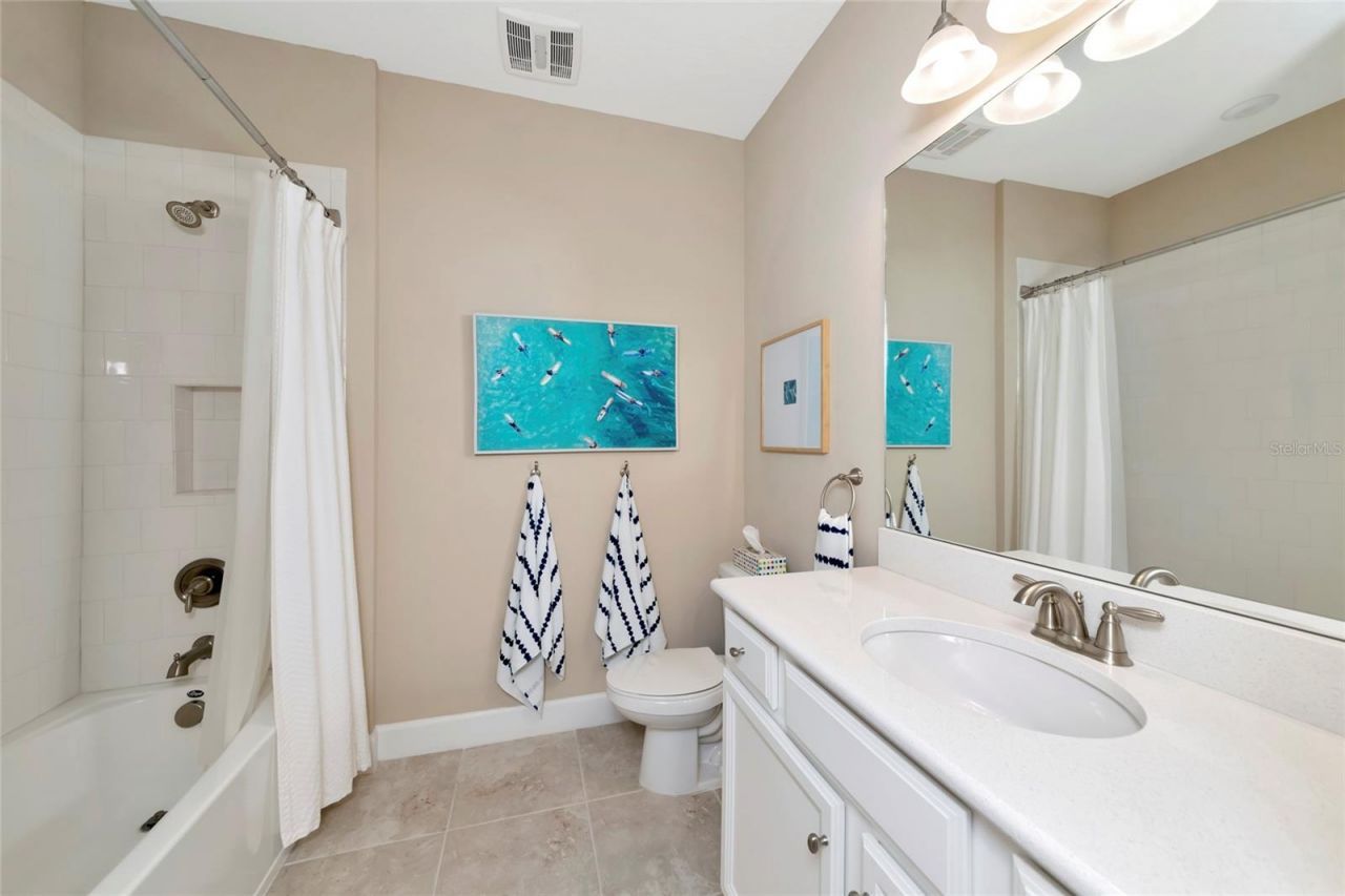 5589 Cannes Circle, Unit 4-102, Sarasota, FL 34231 Photo