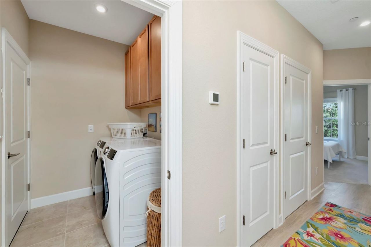 5589 Cannes Circle, Unit 4-102, Sarasota, FL 34231 Photo