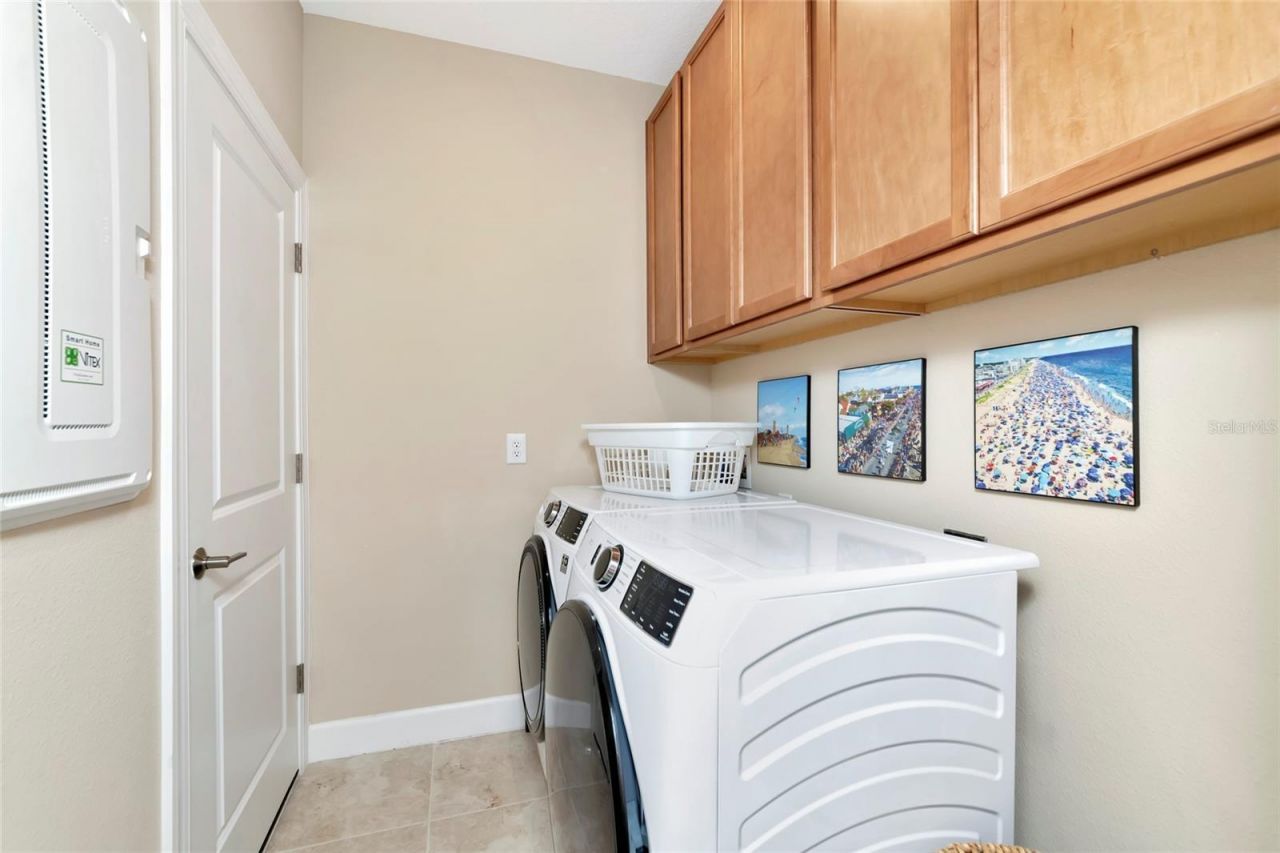 5589 Cannes Circle, Unit 4-102, Sarasota, FL 34231 Photo