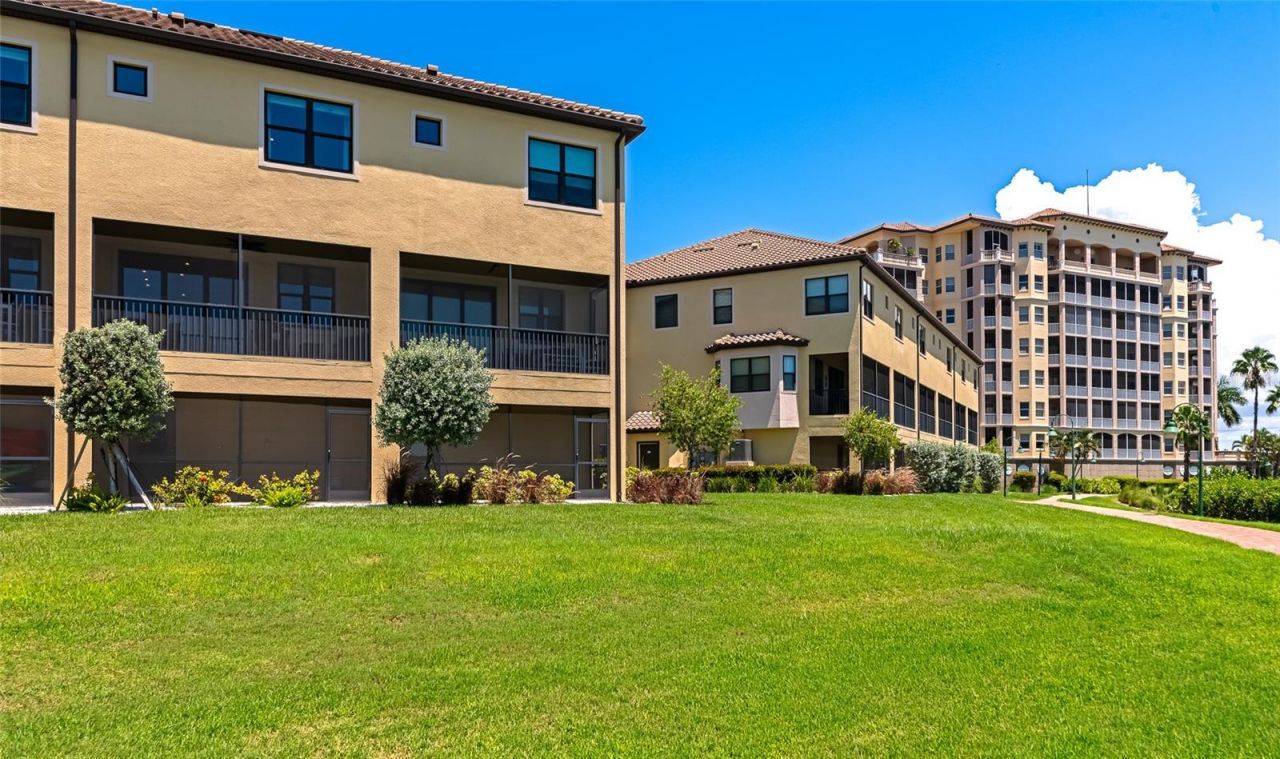 5589 Cannes Circle, Unit 4-102, Sarasota, FL 34231 Photo