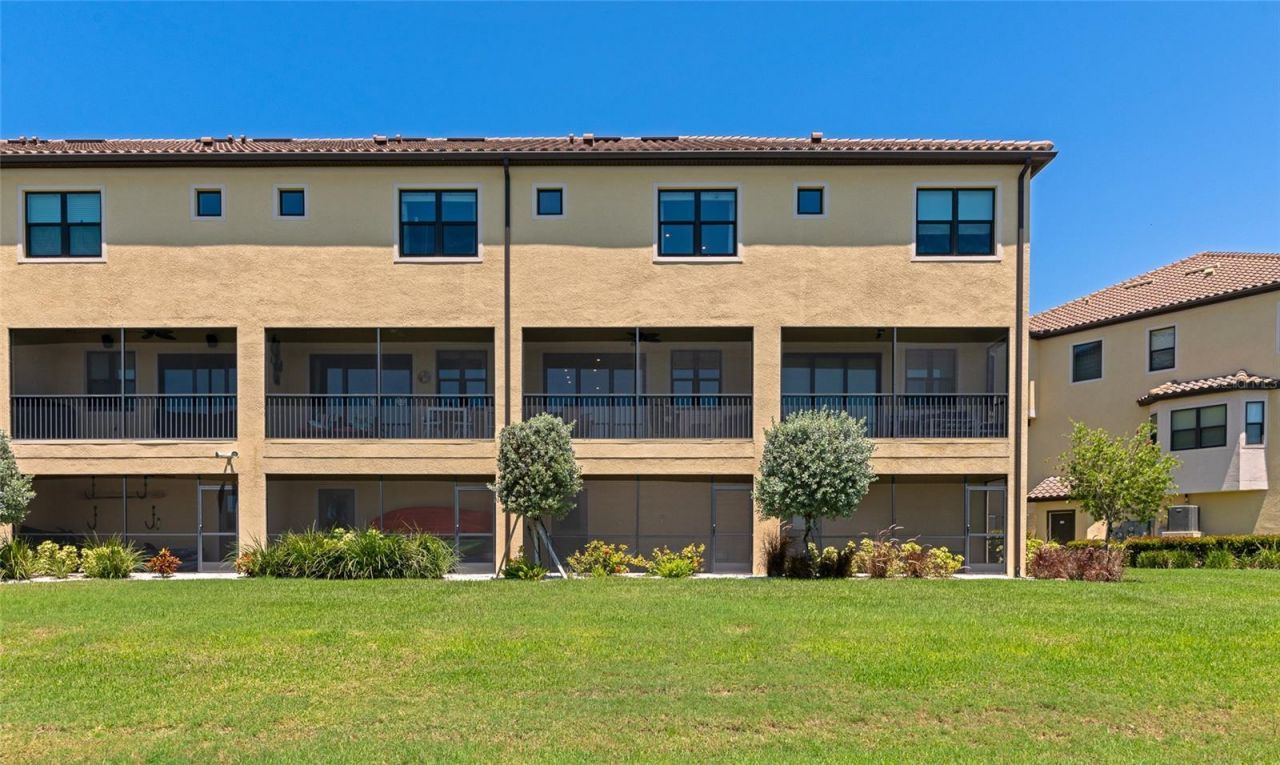 5589 Cannes Circle, Unit 4-102, Sarasota, FL 34231 Photo