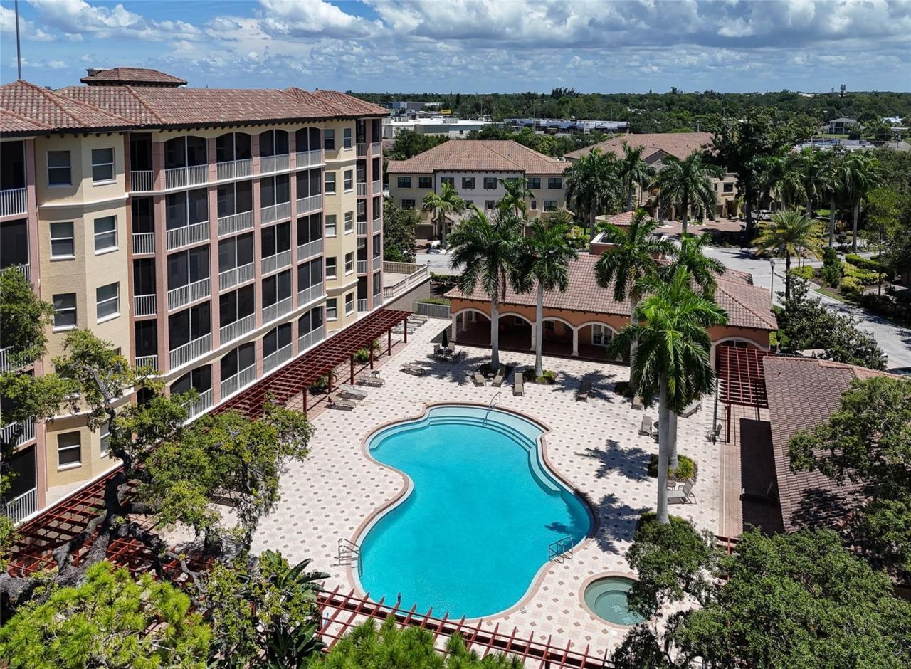 5589 Cannes Circle, Unit 4-102, Sarasota, FL 34231 Photo