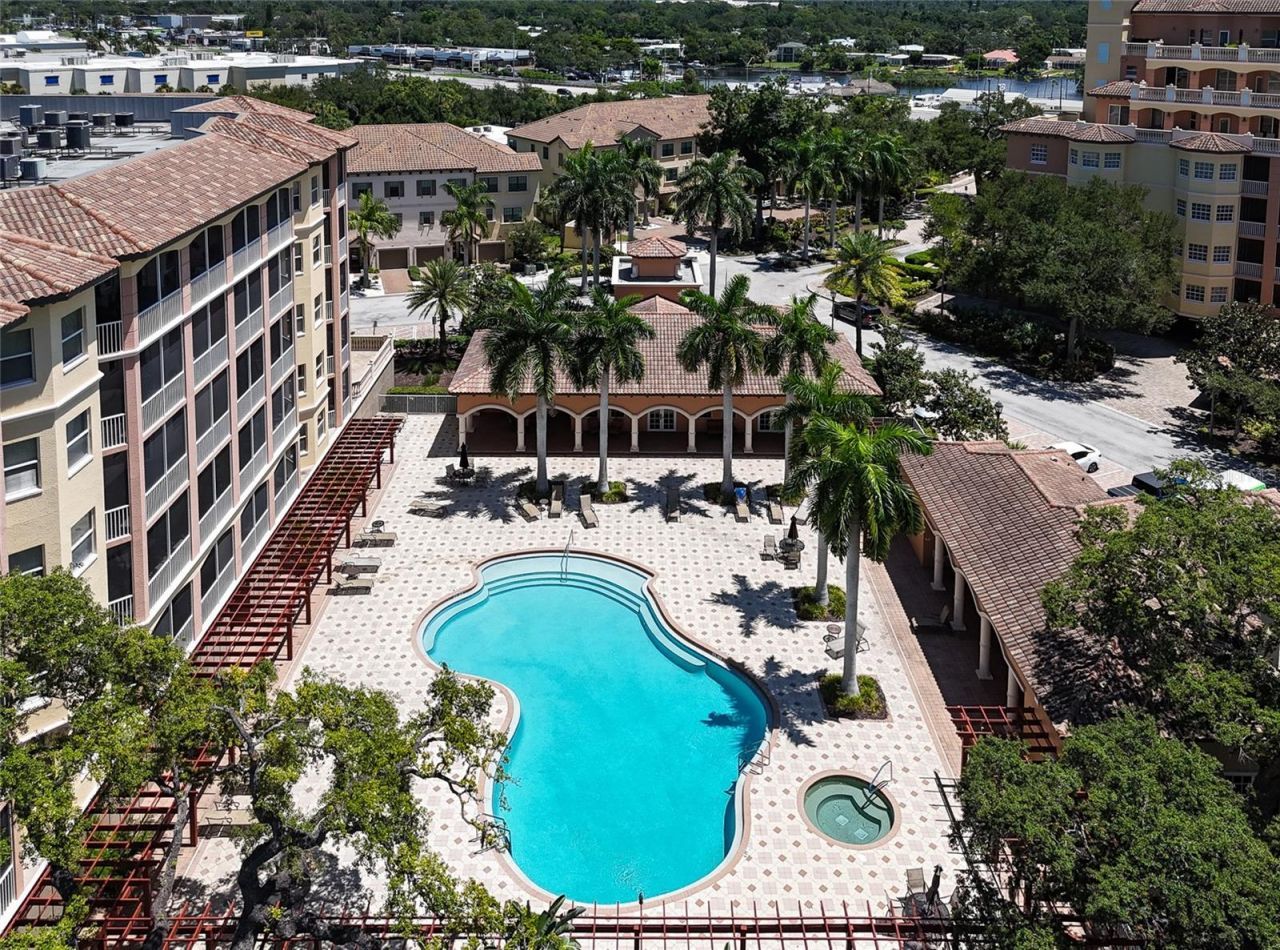 5589 Cannes Circle, Unit 4-102, Sarasota, FL 34231 Photo