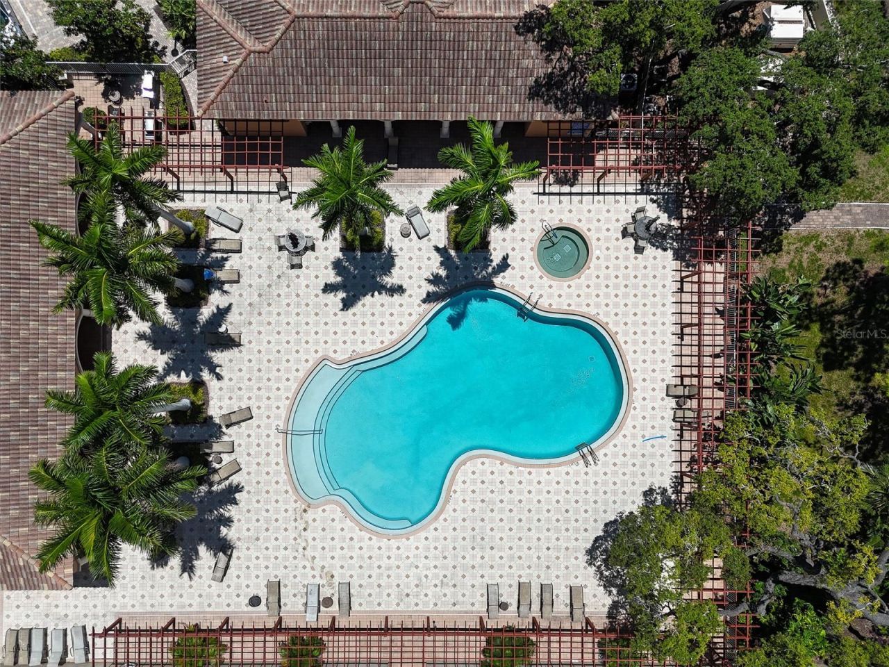 5589 Cannes Circle, Unit 4-102, Sarasota, FL 34231 Photo