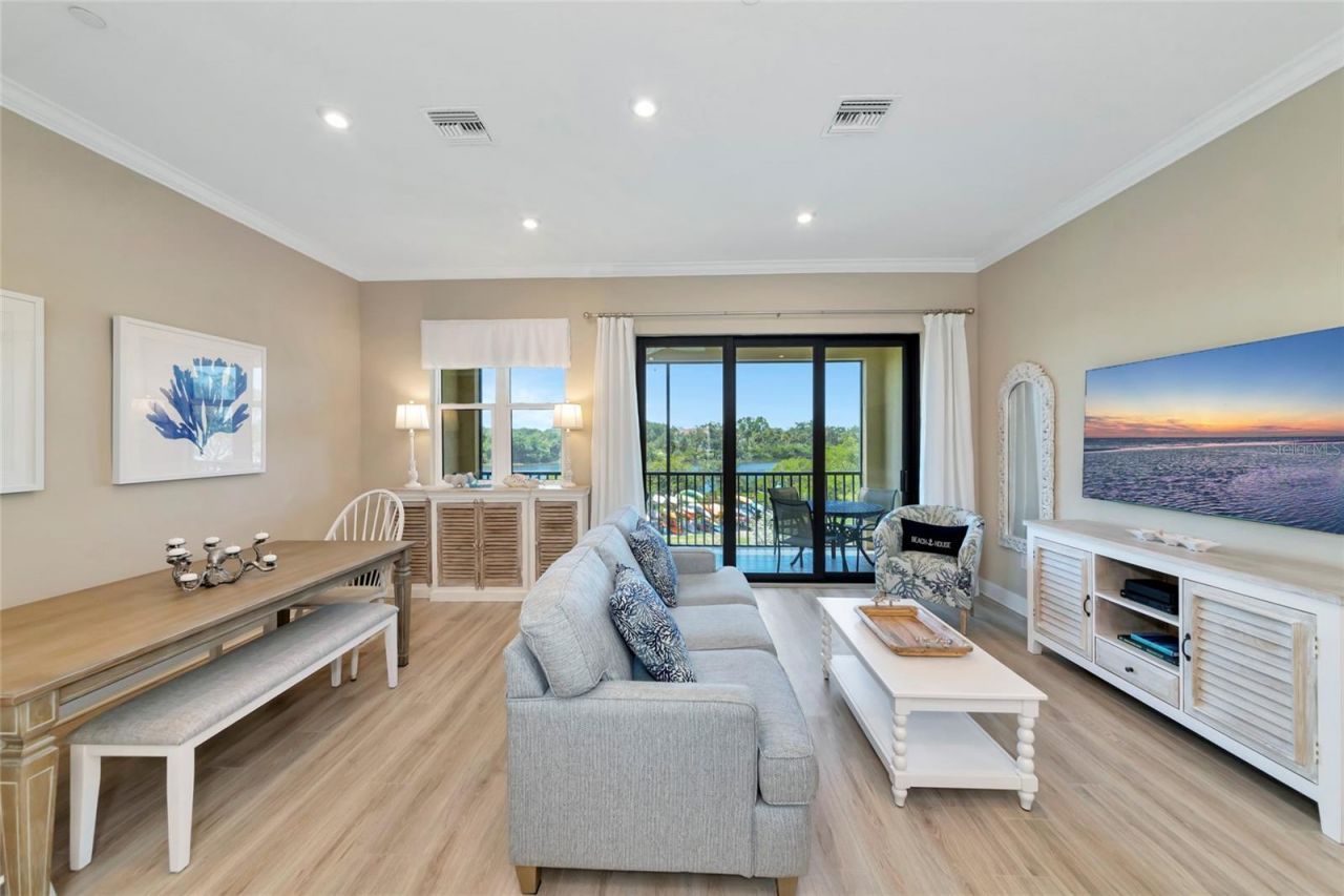 5589 Cannes Circle, Unit 4-102, Sarasota, FL 34231 Photo