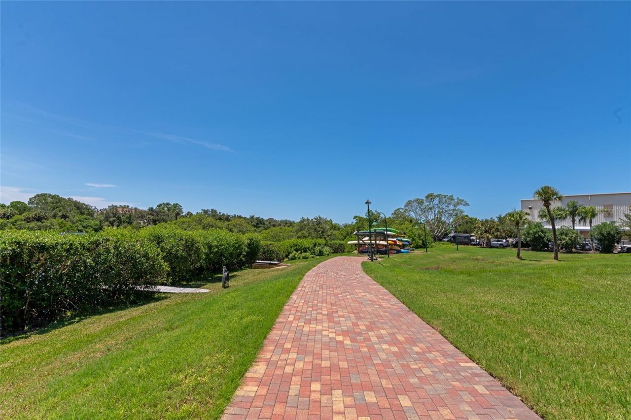 5589 Cannes Circle, Unit 4-102, Sarasota, FL 34231 Photo