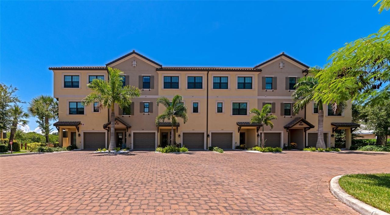 5589 Cannes Circle, Unit 4-102, Sarasota, FL 34231 Photo