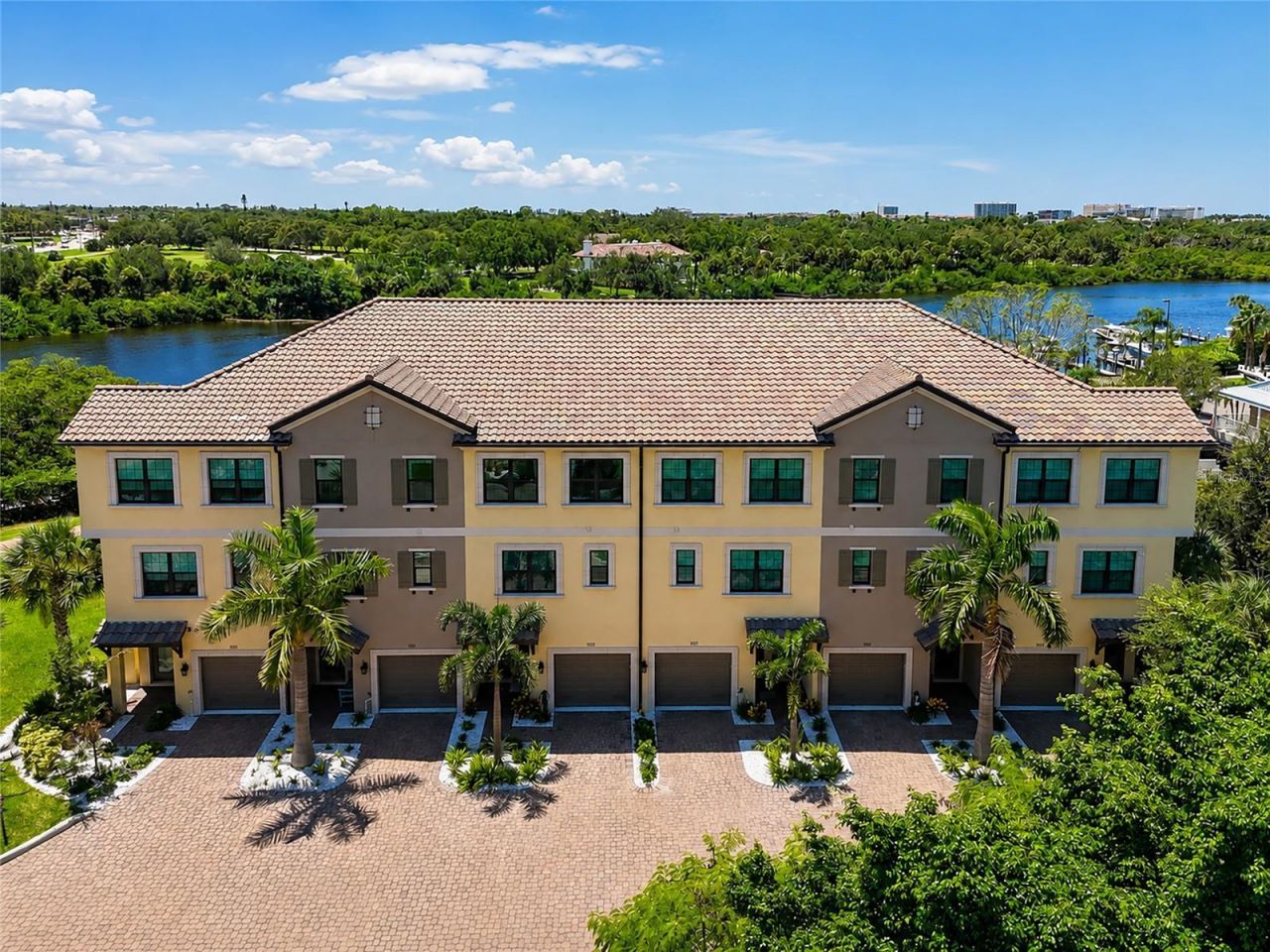 5589 Cannes Circle, Unit 4-102, Sarasota, FL 34231 Photo