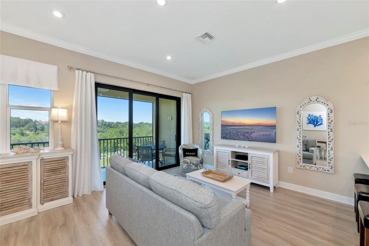 5589 Cannes Circle, Unit 4-102, Sarasota, FL 34231 Photo