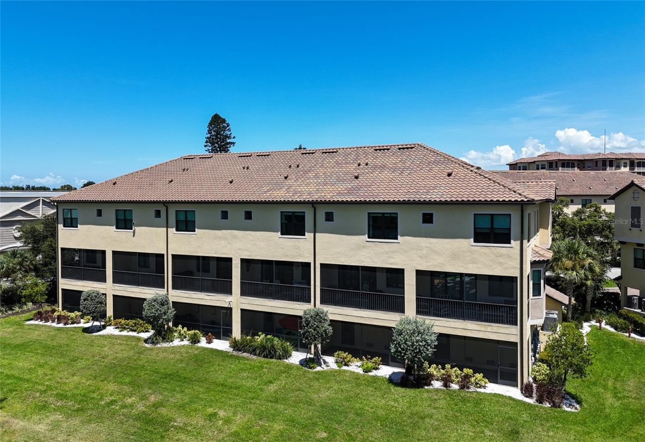 5589 Cannes Circle, Unit 4-102, Sarasota, FL 34231 Photo
