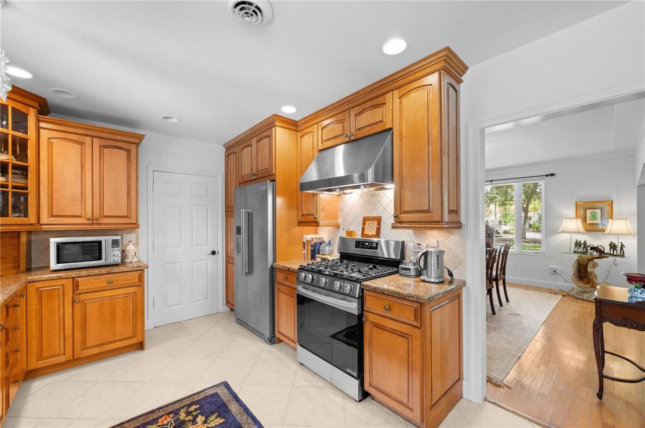 1722 North Drive, Sarasota, FL 34239 Photo