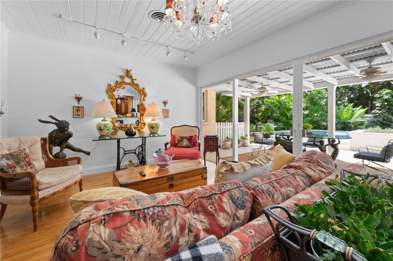 1722 North Drive, Sarasota, FL 34239 Photo