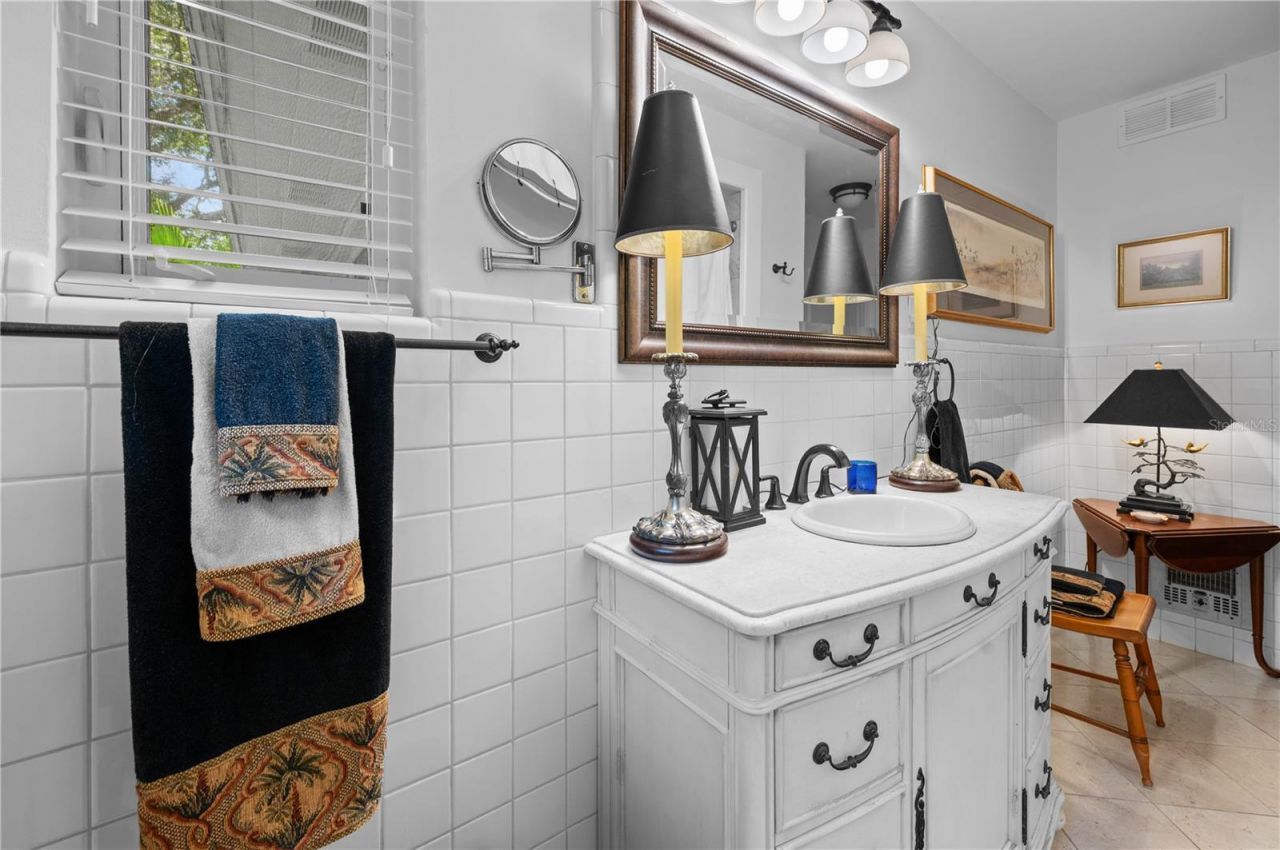 1722 North Drive, Sarasota, FL 34239 Photo