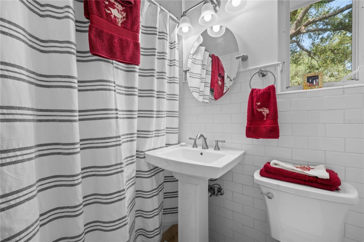 1722 North Drive, Sarasota, FL 34239 Photo