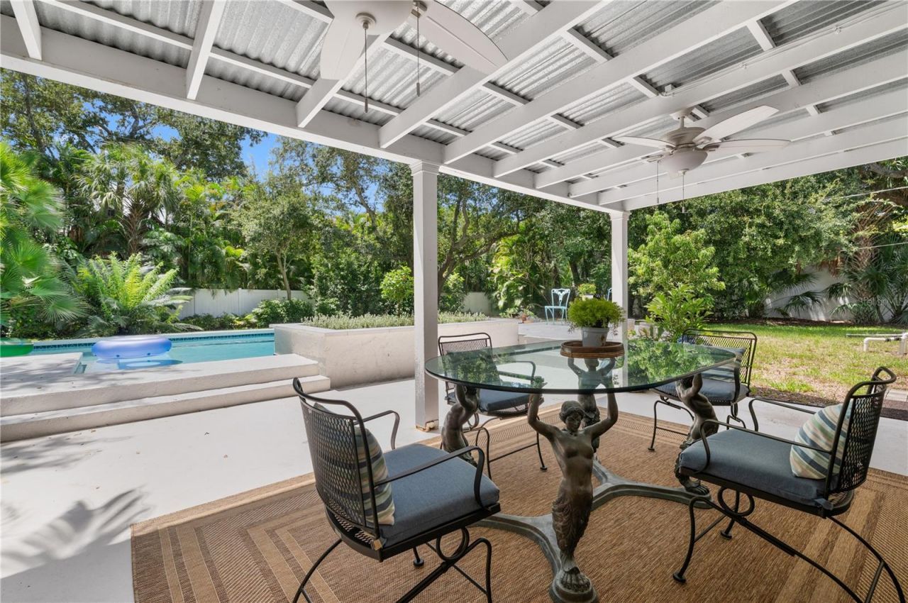 1722 North Drive, Sarasota, FL 34239 Photo