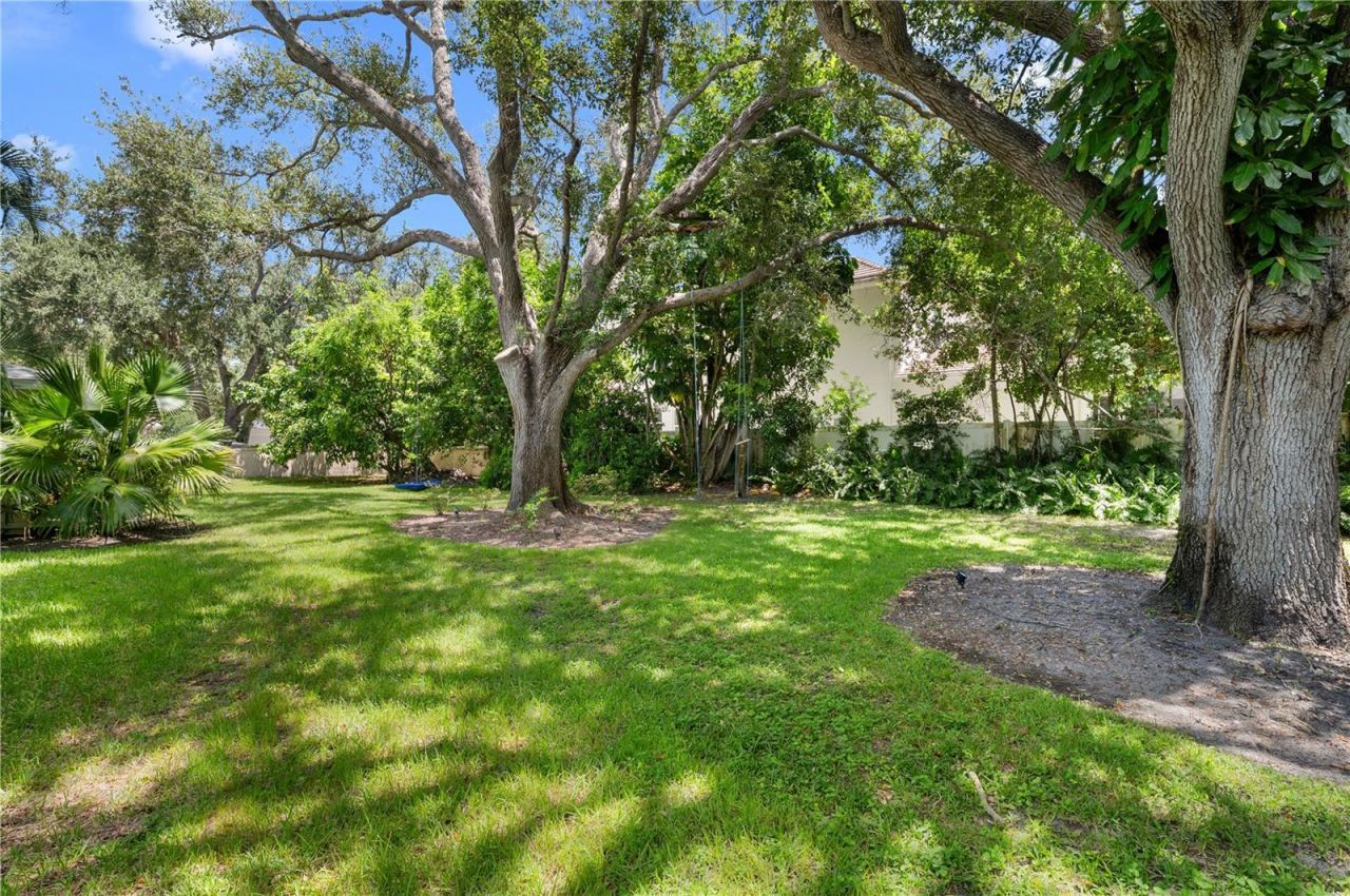 1722 North Drive, Sarasota, FL 34239 Photo