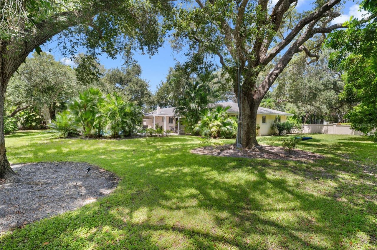 1722 North Drive, Sarasota, FL 34239 Photo