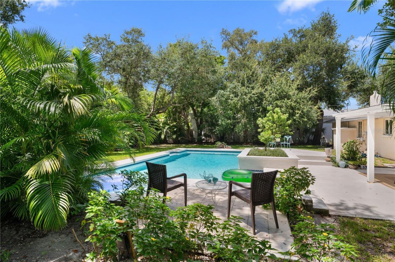 1722 North Drive, Sarasota, FL 34239 Photo
