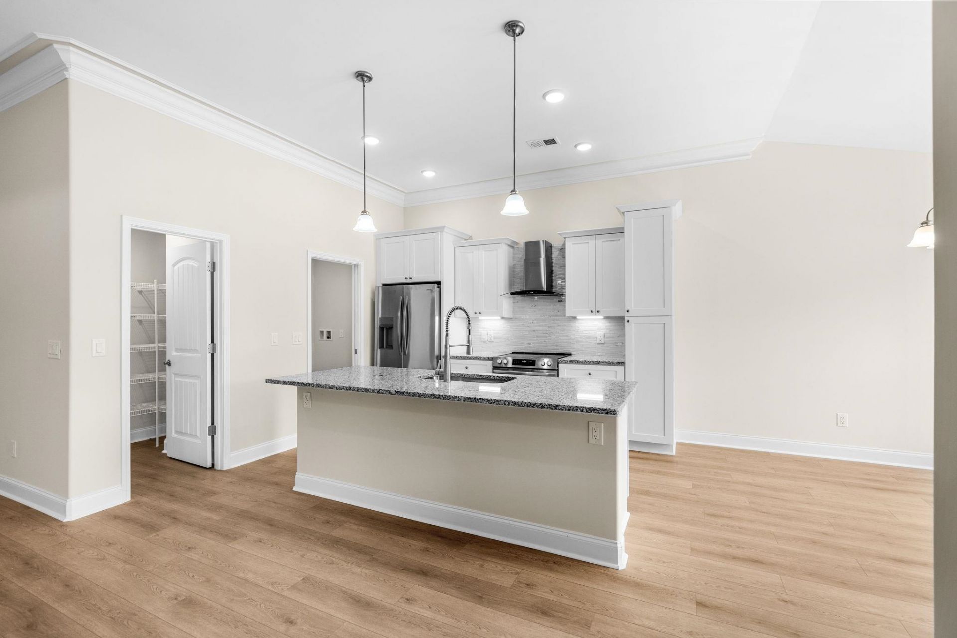 800 Stone Pine Ct.  Photo 4
