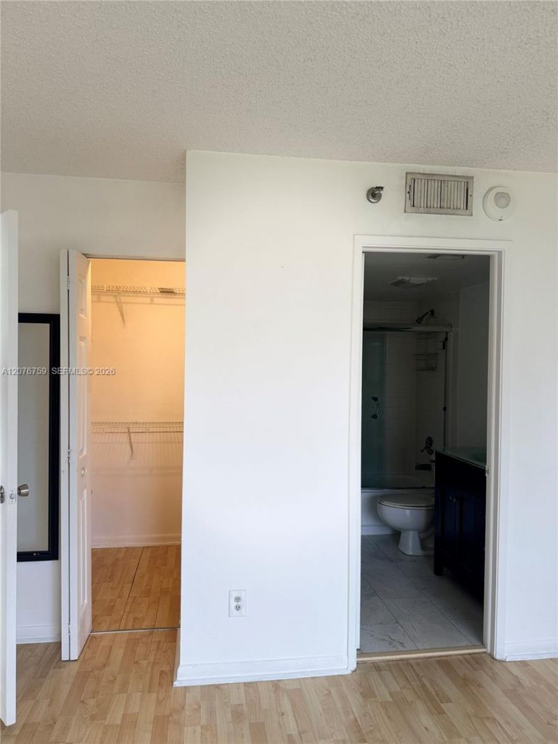 770 Claughton Island Dr , Unit 601, Miami, FL 33131 Photo