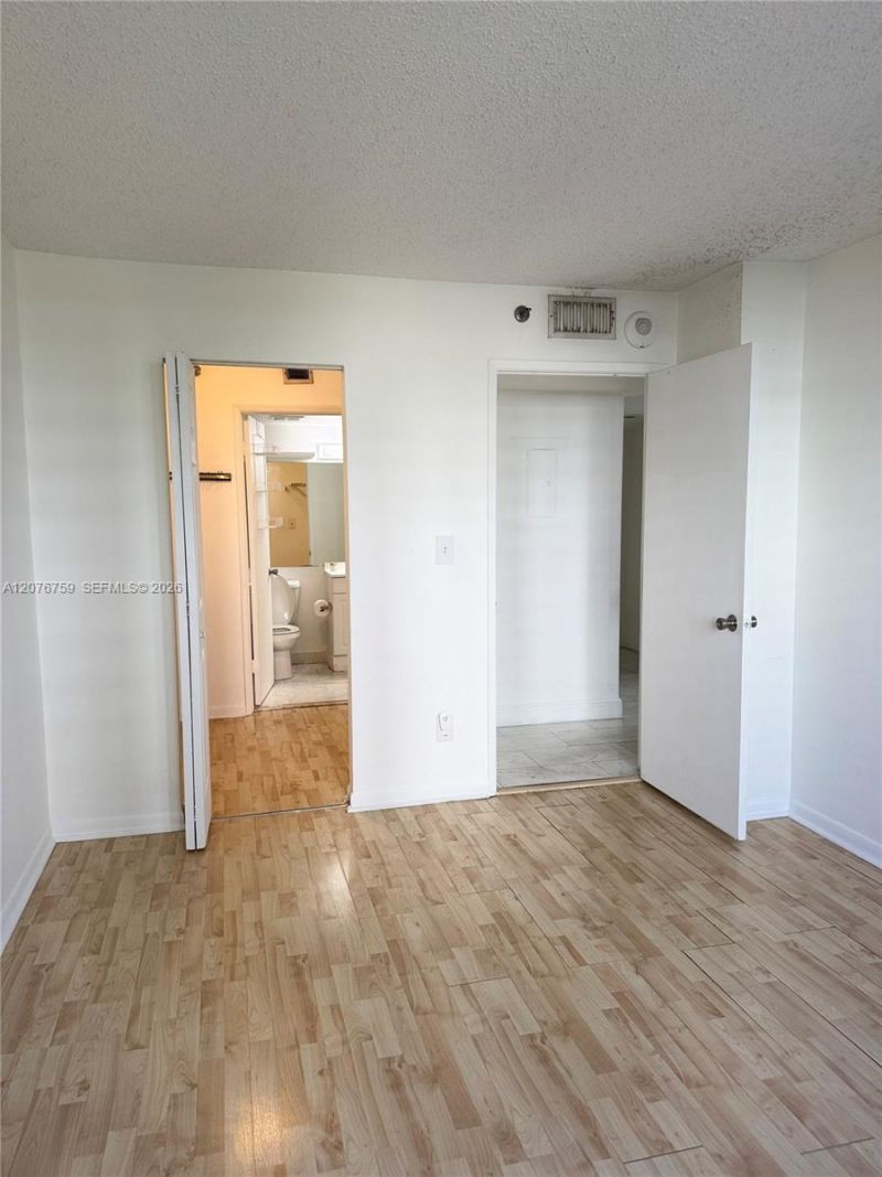770 Claughton Island Dr , Unit 601, Miami, FL 33131 Photo