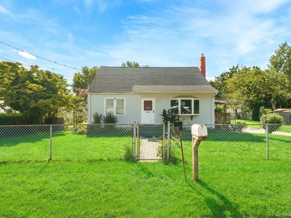 214 Root Avenue , Central Islip, NY 11722