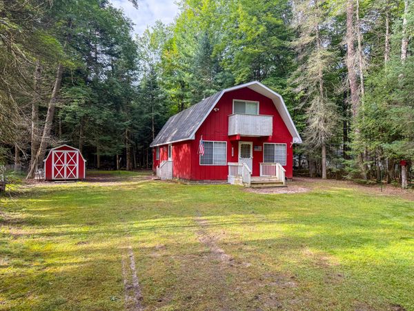 2050 Contour Drive, Roscommon, MI 48653