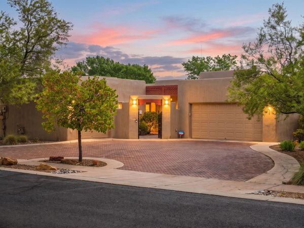 500 Laguna Seca Lane NW, Albuquerque, NM 87104