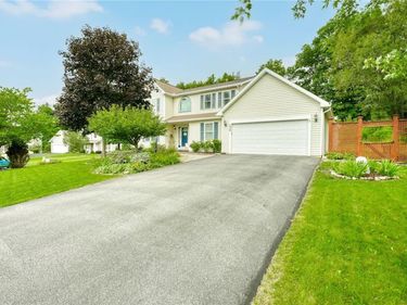 56 Ayrshire Lane , Henrietta, NY 14467