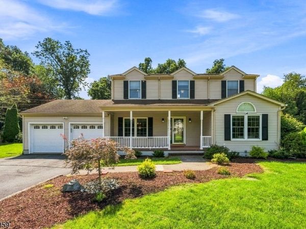 18 Lauren Ct, Byram, NJ 07874