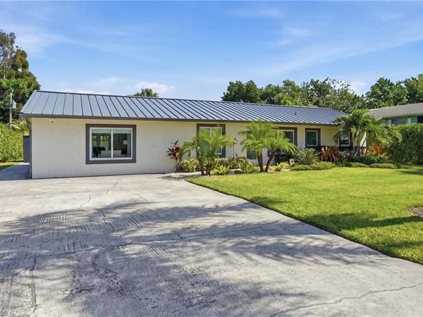 2965 Woodside AVE, NAPLES, FL 34112