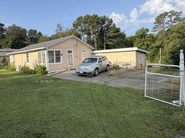 1571 Snow Point Road, Guntersville, AL 35976