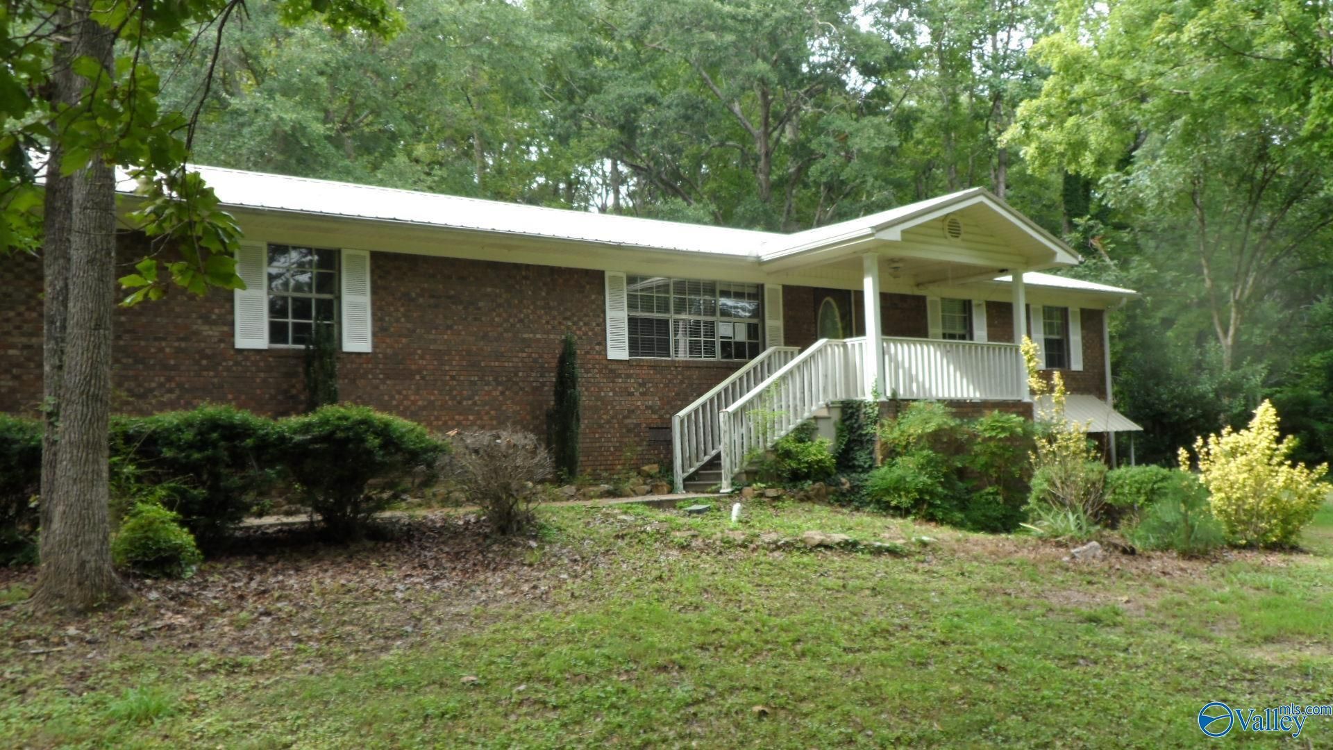 40 Champion Drive, Gadsden, AL 35904 Main Photo