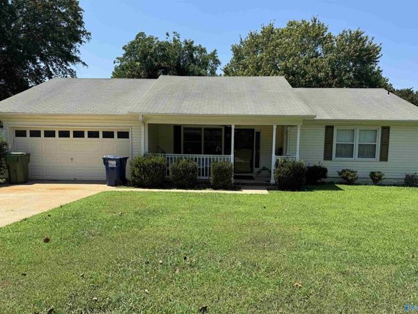 8418 Hogan Drive, Huntsville, AL 35802