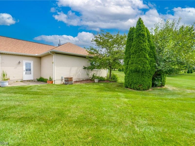 332 W Heatherwood Drive, Barberton, OH 44203 Photo 18