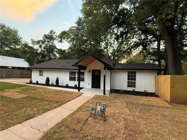 85 Bois D Arc Street, Farmington, AR 72730