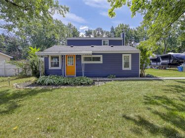 349 W Beechdale Street , Commerce Township, Mi 48382