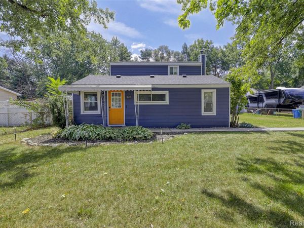 349 W Beechdale Street , Commerce Township, Mi 48382