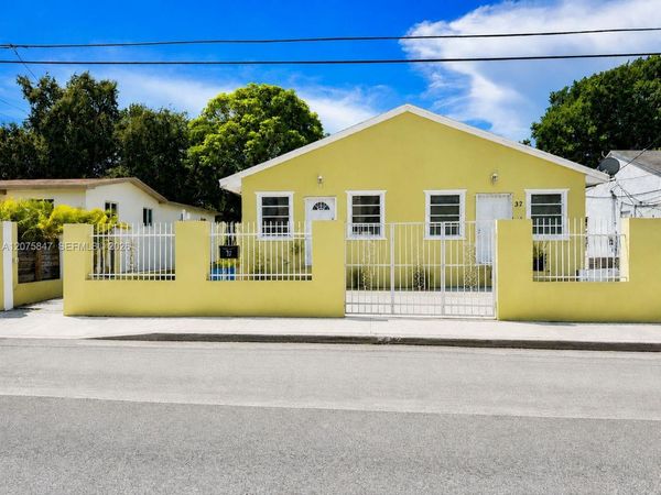 30 NW 50th St , Miami, FL 33127