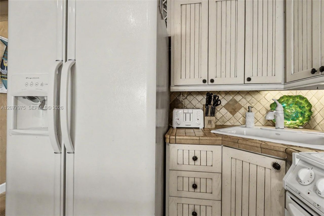 Please Call For Address, Unit 2G, Hollywood, FL 33019 Photo