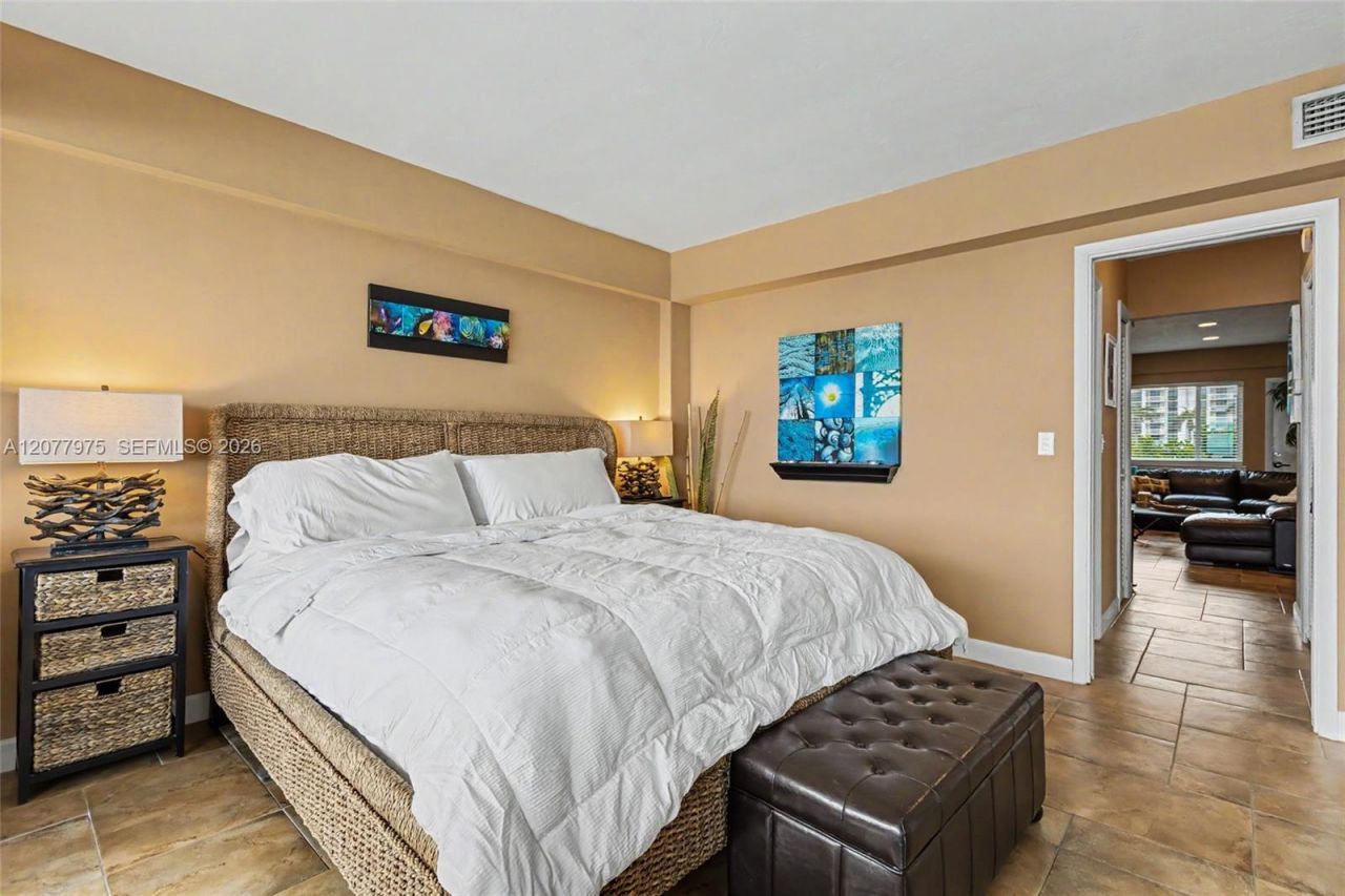 Please Call For Address, Unit 2G, Hollywood, FL 33019 Photo