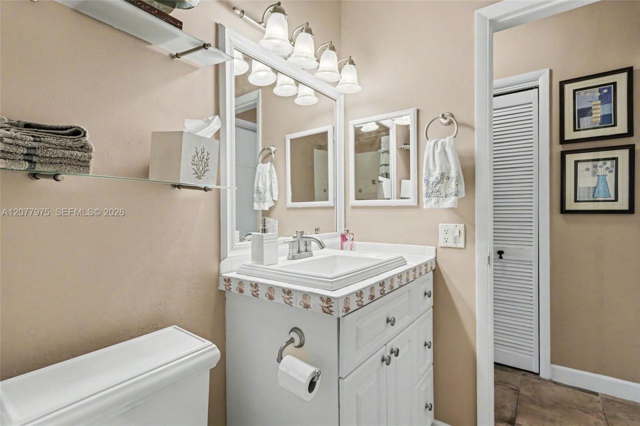 Please Call For Address, Unit 2G, Hollywood, FL 33019 Photo