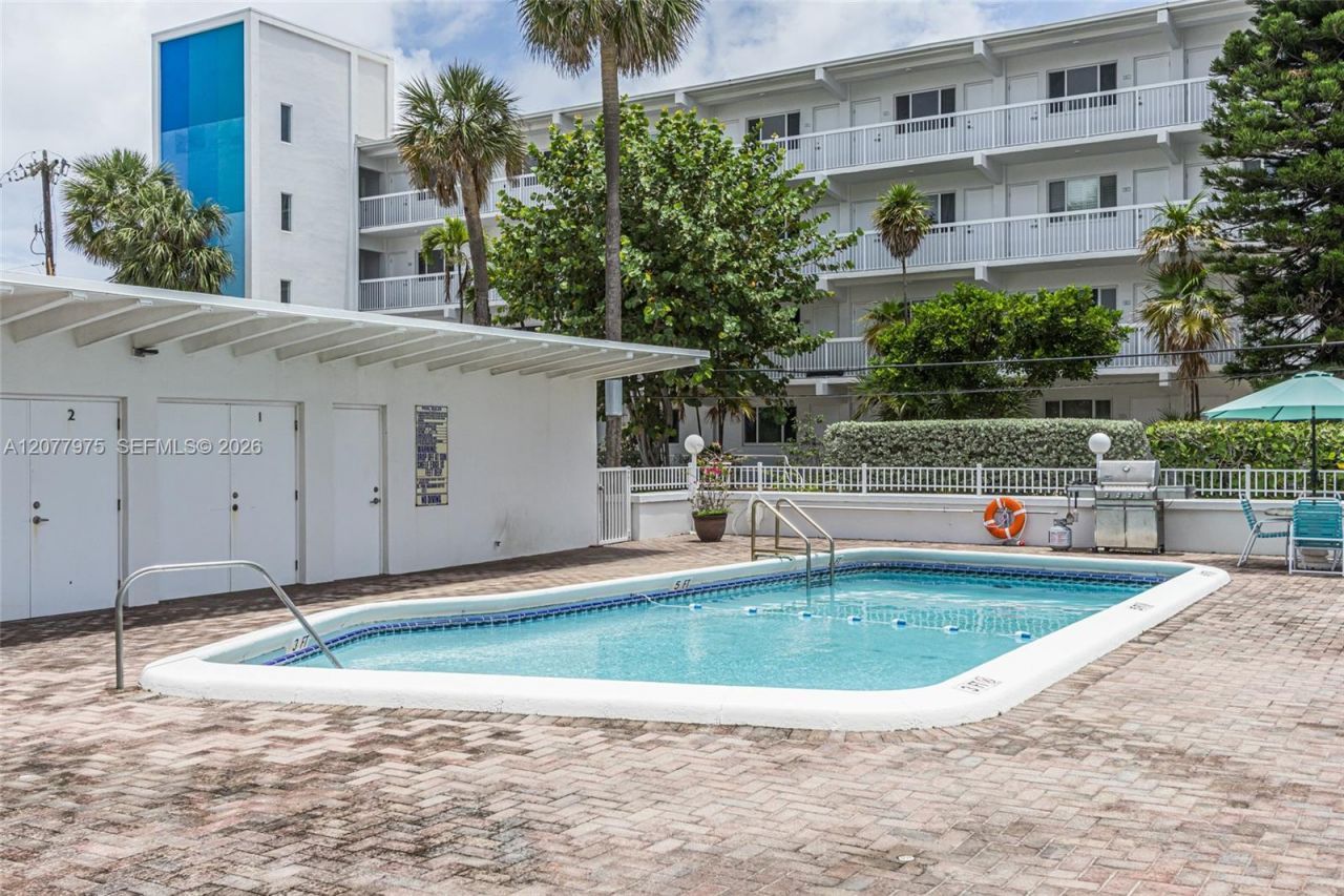 Please Call For Address, Unit 2G, Hollywood, FL 33019 Photo