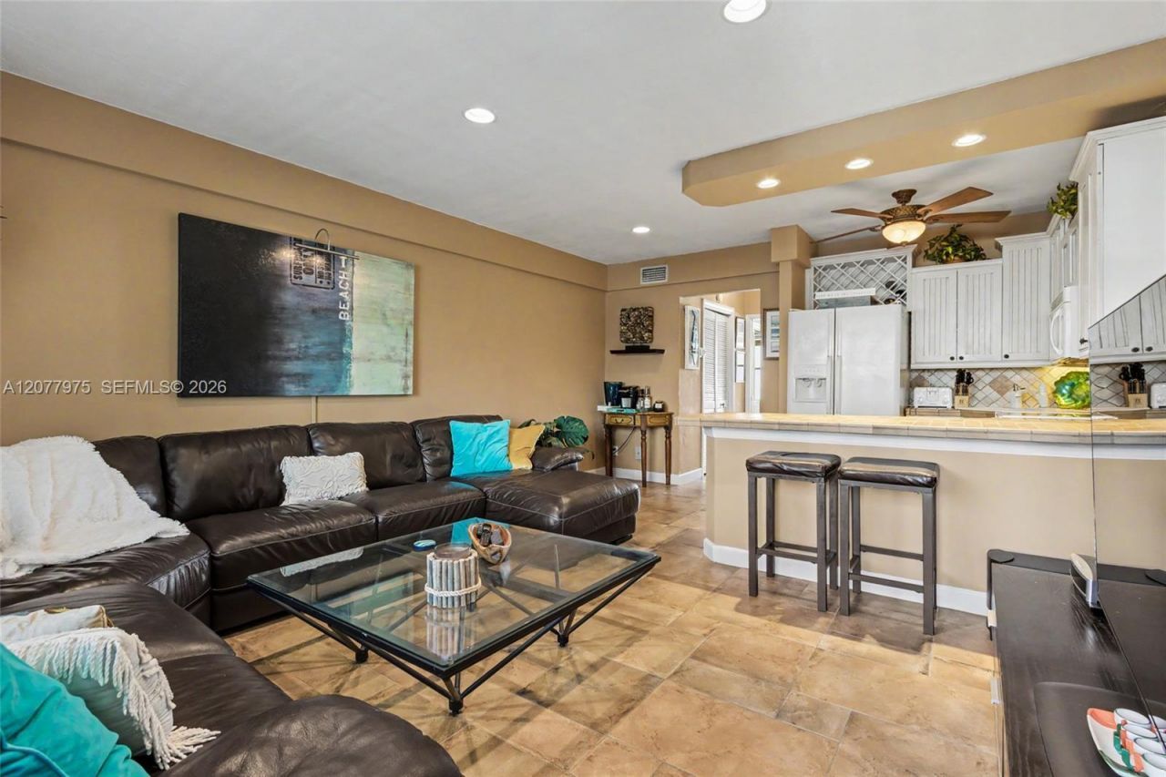 Please Call For Address, Unit 2G, Hollywood, FL 33019 Photo