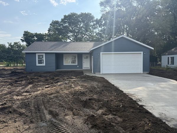 420 West Street, Muskegon, MI 49442