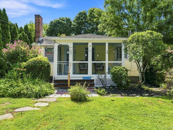 400 Orchard Street, New Suffolk, NY 11956