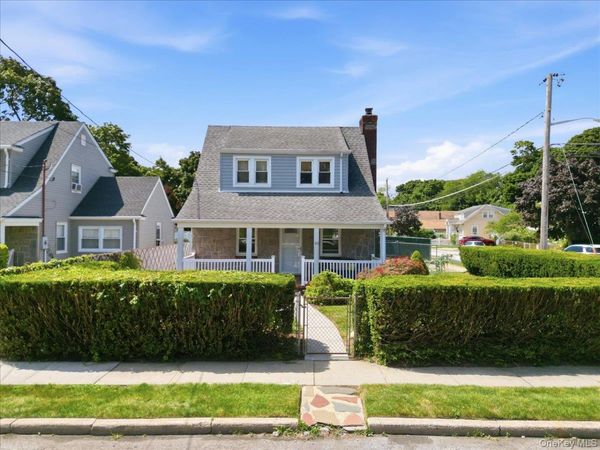 95 Union Street , Freeport, NY 11520