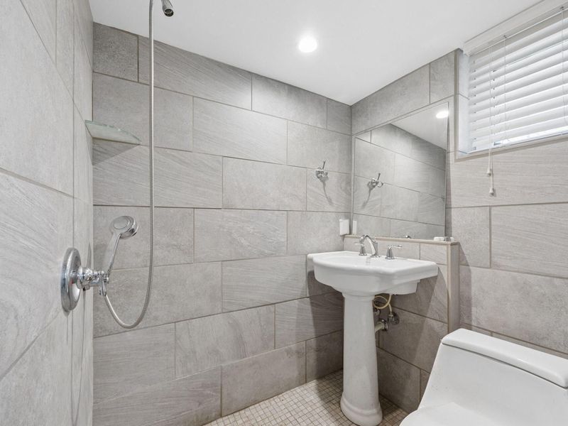1477 Elmwood Avenue, Columbus, OH 43212 Photo 16
