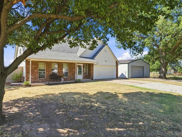 9412 E Yorkshire Avenue , Claremore, OK 74017
